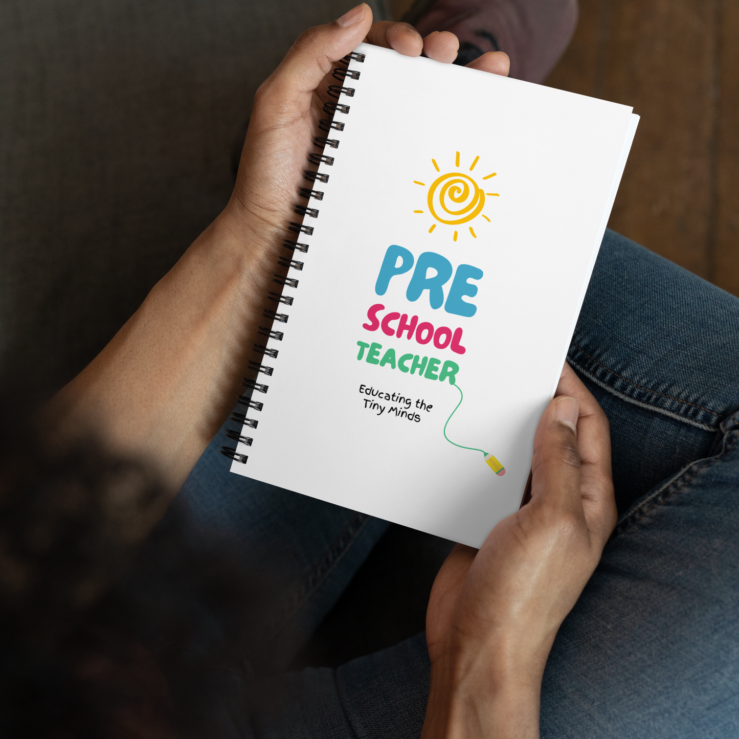 Cuaderno para profesores de preescolar con páginas punteadas y encuadernación en espiral